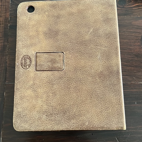 Genuine Leather Roots iPad Case - Picture 3 of 3